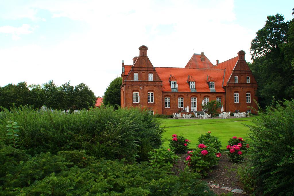 Sophiendal Manor Hotel Lasby Exterior photo