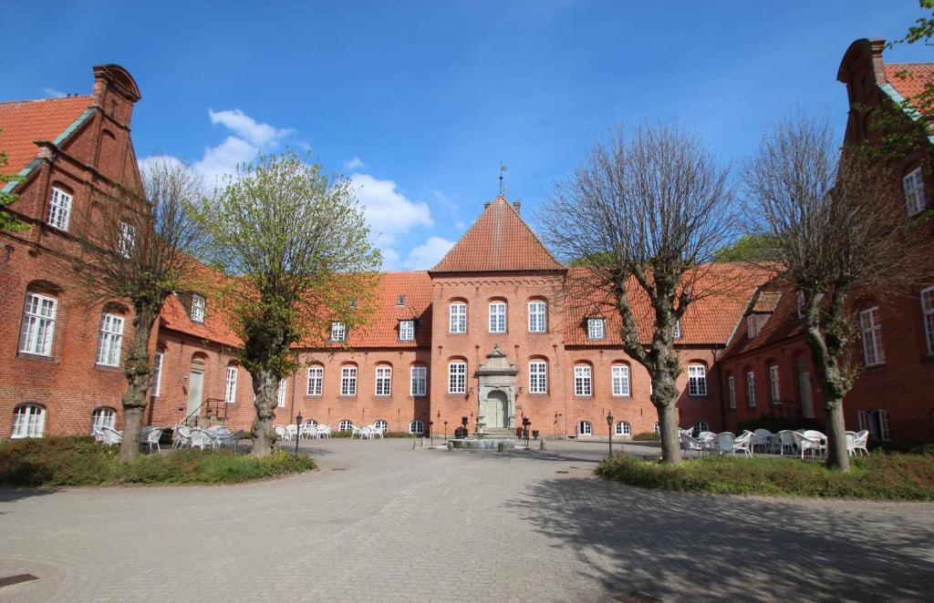 Sophiendal Manor Hotel Lasby Exterior photo